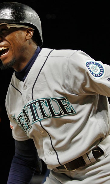 Gordon helps Mariners beat sloppy Twins 9-6 in 10 innings
